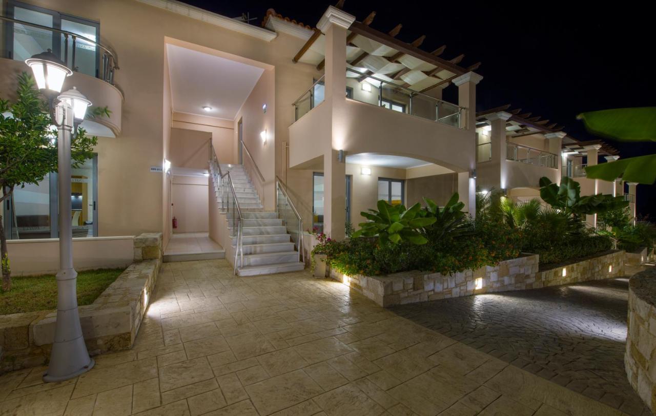 Isida Hotel Agia Marina Exterior photo