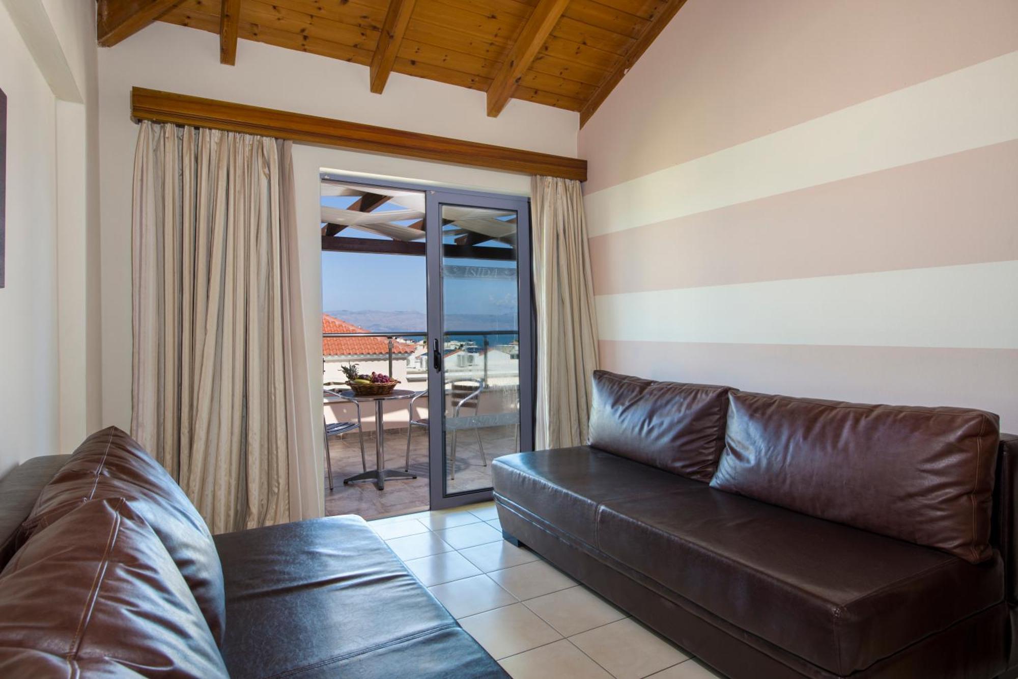 Isida Hotel Agia Marina Exterior photo